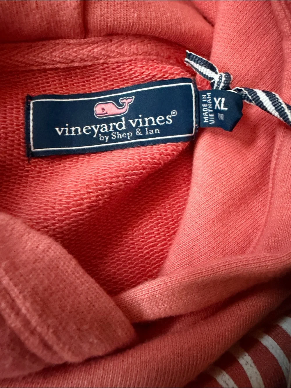 Vineyard Vines Unisex Kids Coral Hoodie Sweatshirt, size XL